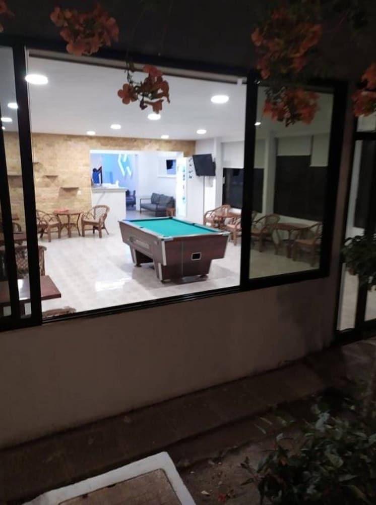 Butterfly Studios, Aparthotel 2*