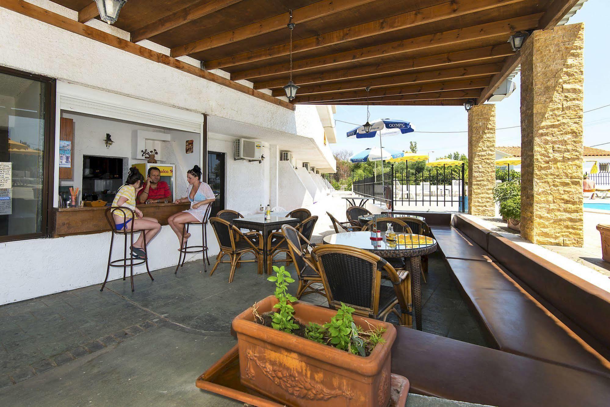 Butterfly Studios, Aparthotel